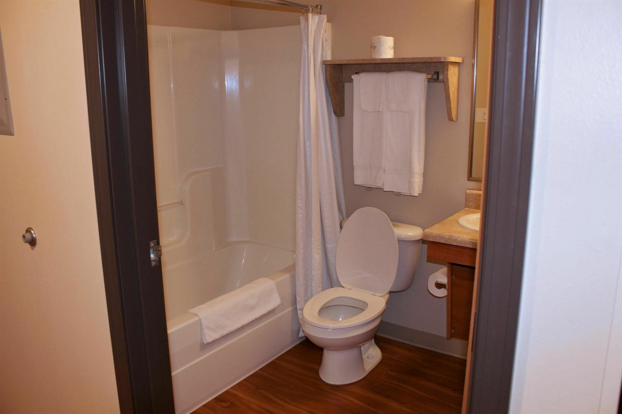 Woodspring Suites Williston Exterior foto